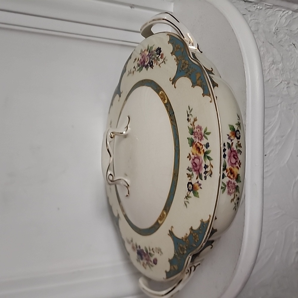 Johnson Bros. Pareek  Floral Pattern Covered Serving Dish England 1920